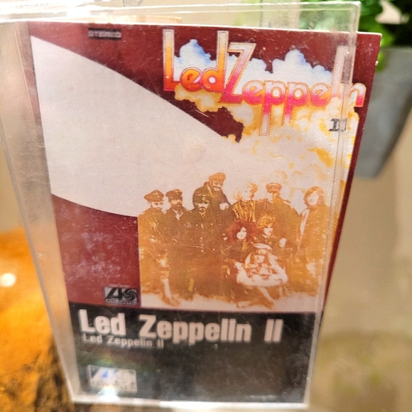 Led Zeppelin 2 cassette - Picture 1 of 3